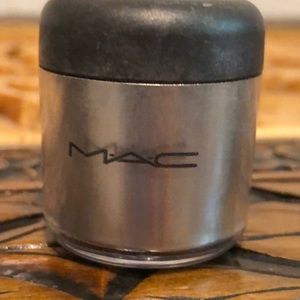 Mac platinum pigment